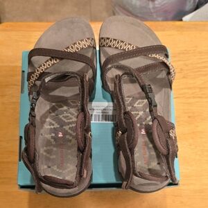 Merrell Brown Sandals Comfortable Outdoor Footwear